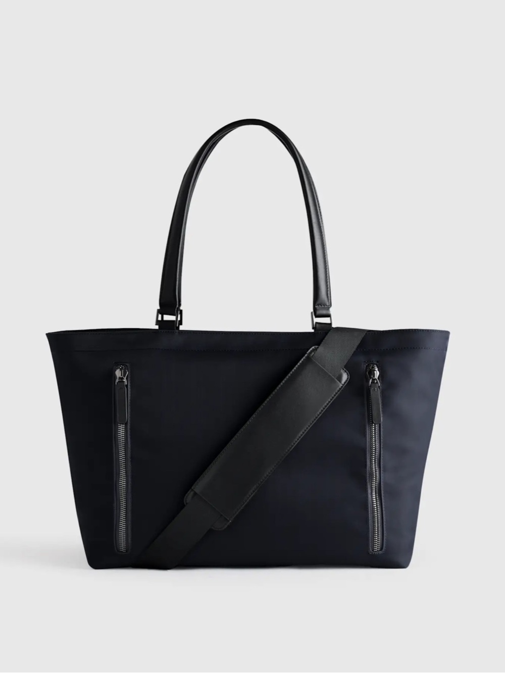 Quince Voyage Nylon Travel Totel